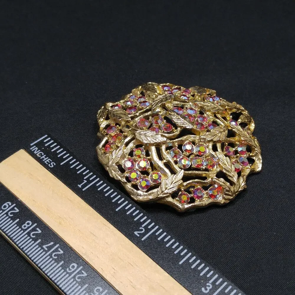 Sarah Coventry Red AB Rhinestone Gold Leaf Brooch 1960s Signed 2.25" - Picture 8 of 10